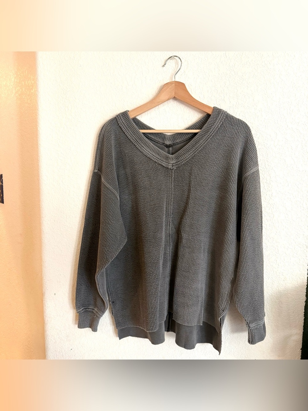 Aerie Womens Shirt Top Oversized Gray Pullover Ribbed V Neck Size Small